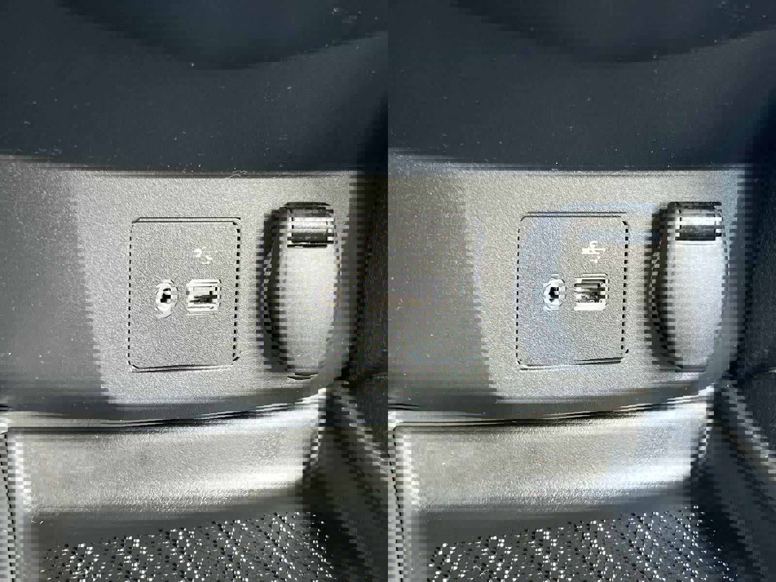 Used 2018 Nissan Rogue S image 30