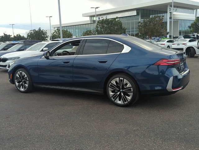 Used 2026 BMW 530i w/ Premium Package RWD image 8