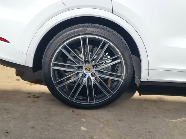 Used 2021 Porsche Cayenne Turbo image 13
