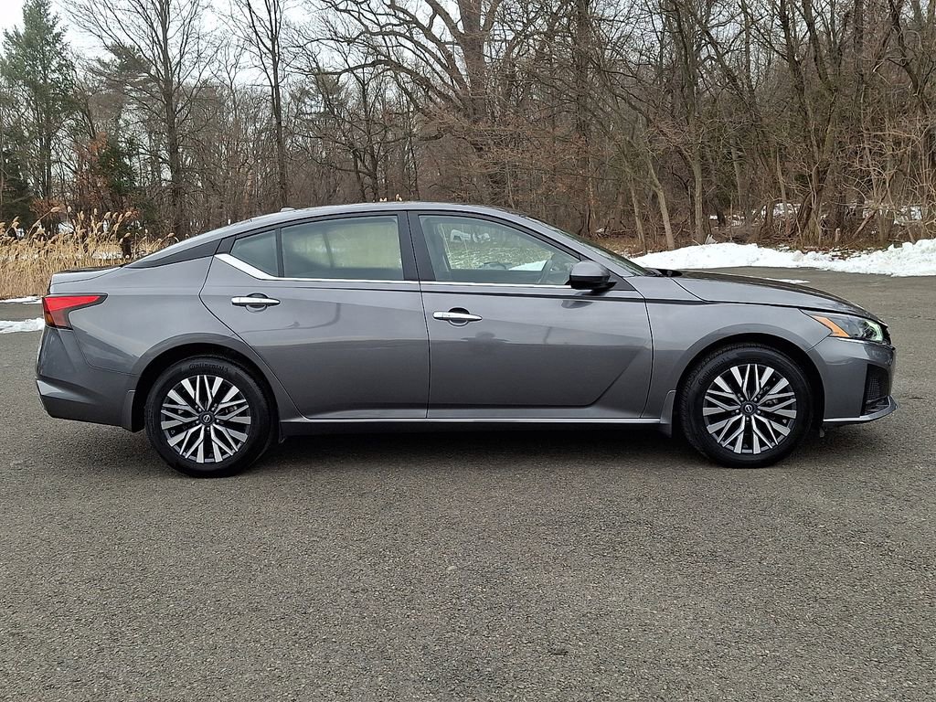 Certified 2024 Nissan Altima 2.5 SV w/ SV Premium Package image 7