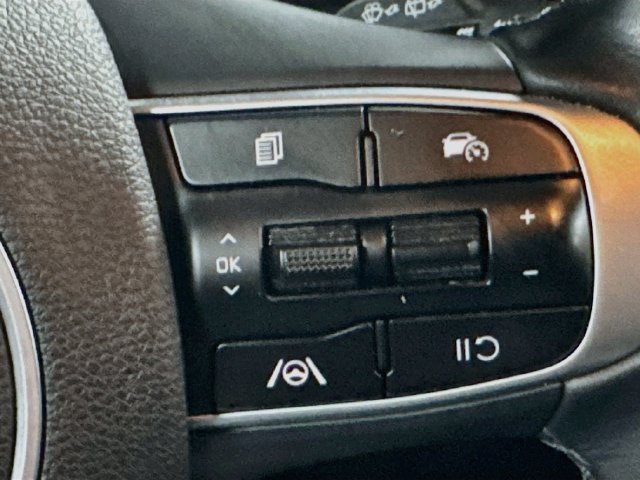 Certified 2025 Kia Sportage EX AWD/4WD image 10