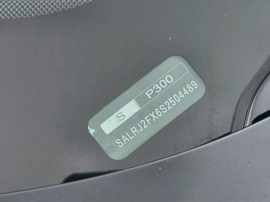 Certified 2025 Land Rover Discovery S AWD/4WD image 35