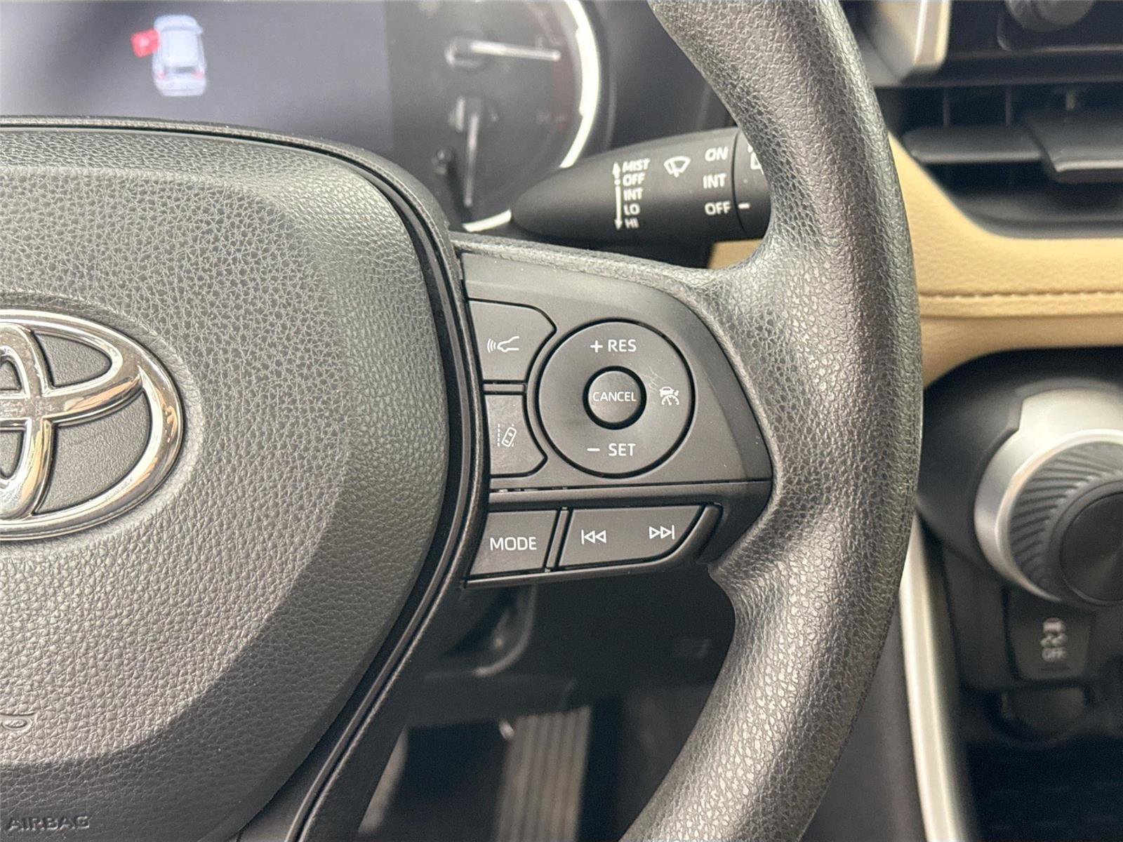 Used 2023 Toyota RAV4 LE image 18