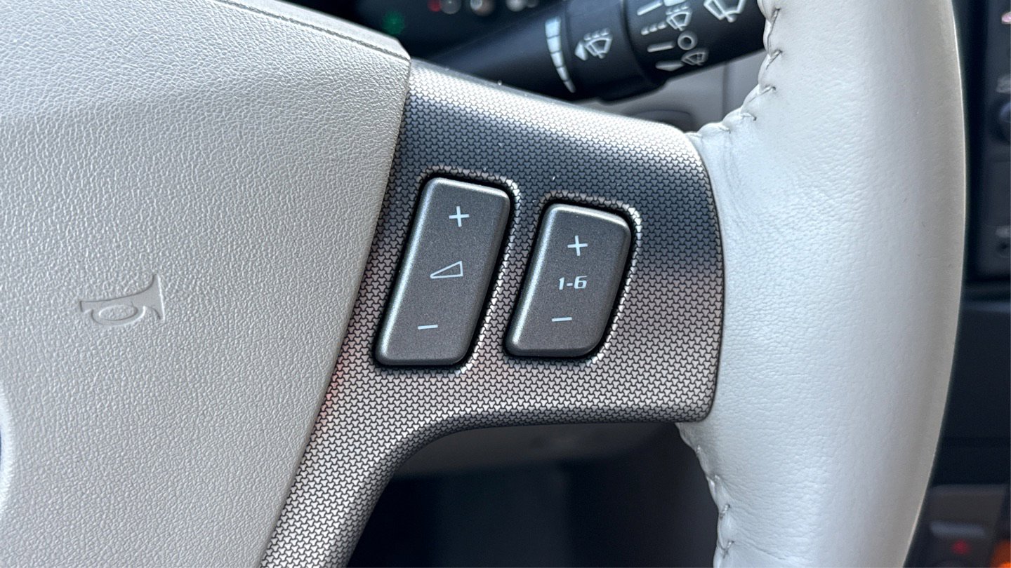 Used 2006 Cadillac XLR image 22