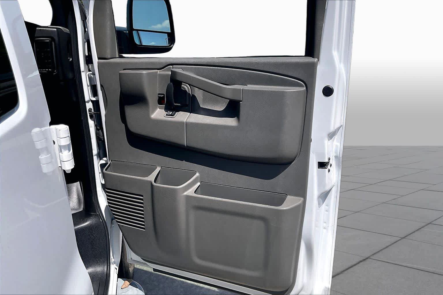 Certified 2025 GMC Savana 2500 w/ Driver Convenience Package RWD image 19