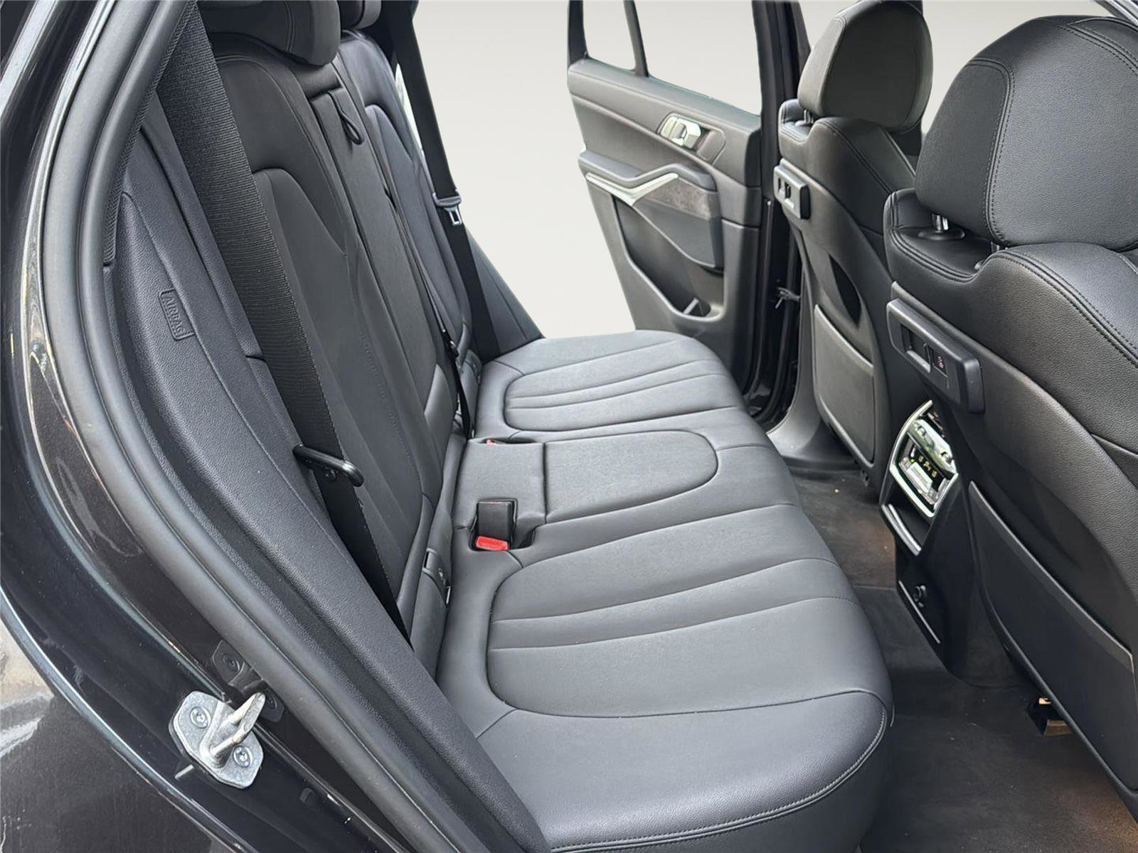 Used 2022 BMW X5 xDrive40i w/ Premium Package image 24