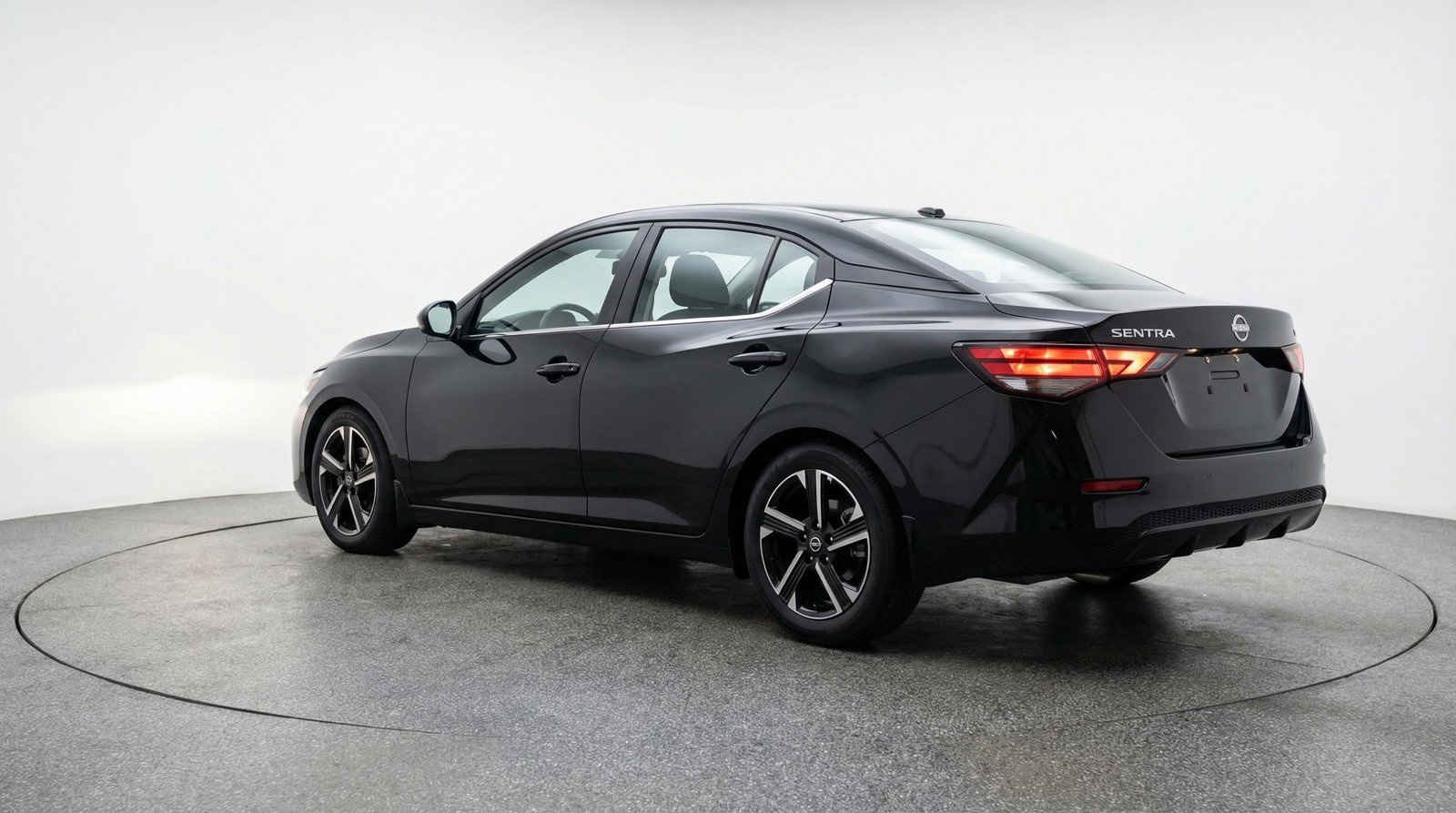 Used 2025 Nissan Sentra SV image 6