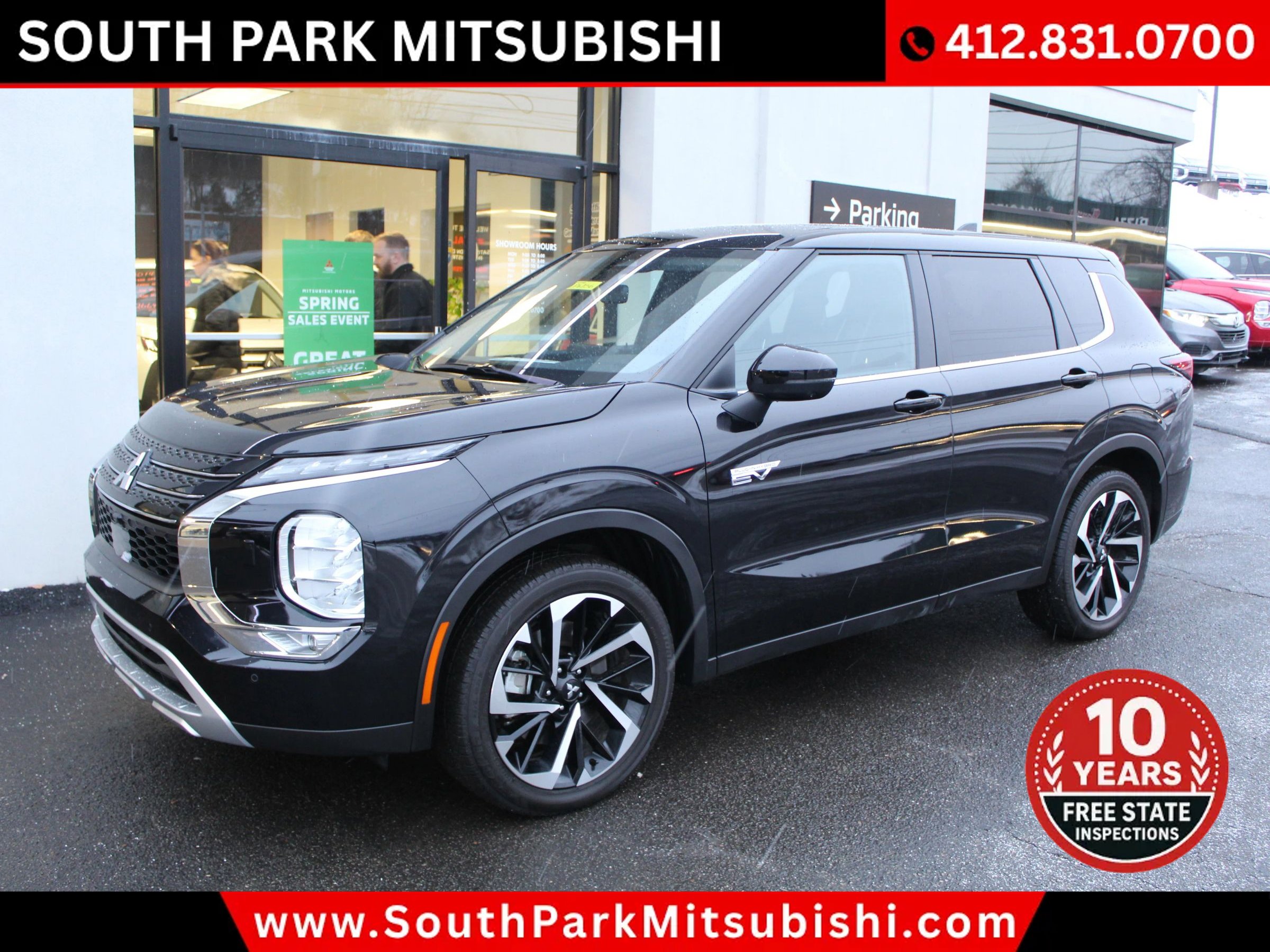 Used 2025 Mitsubishi Outlander SE image 2