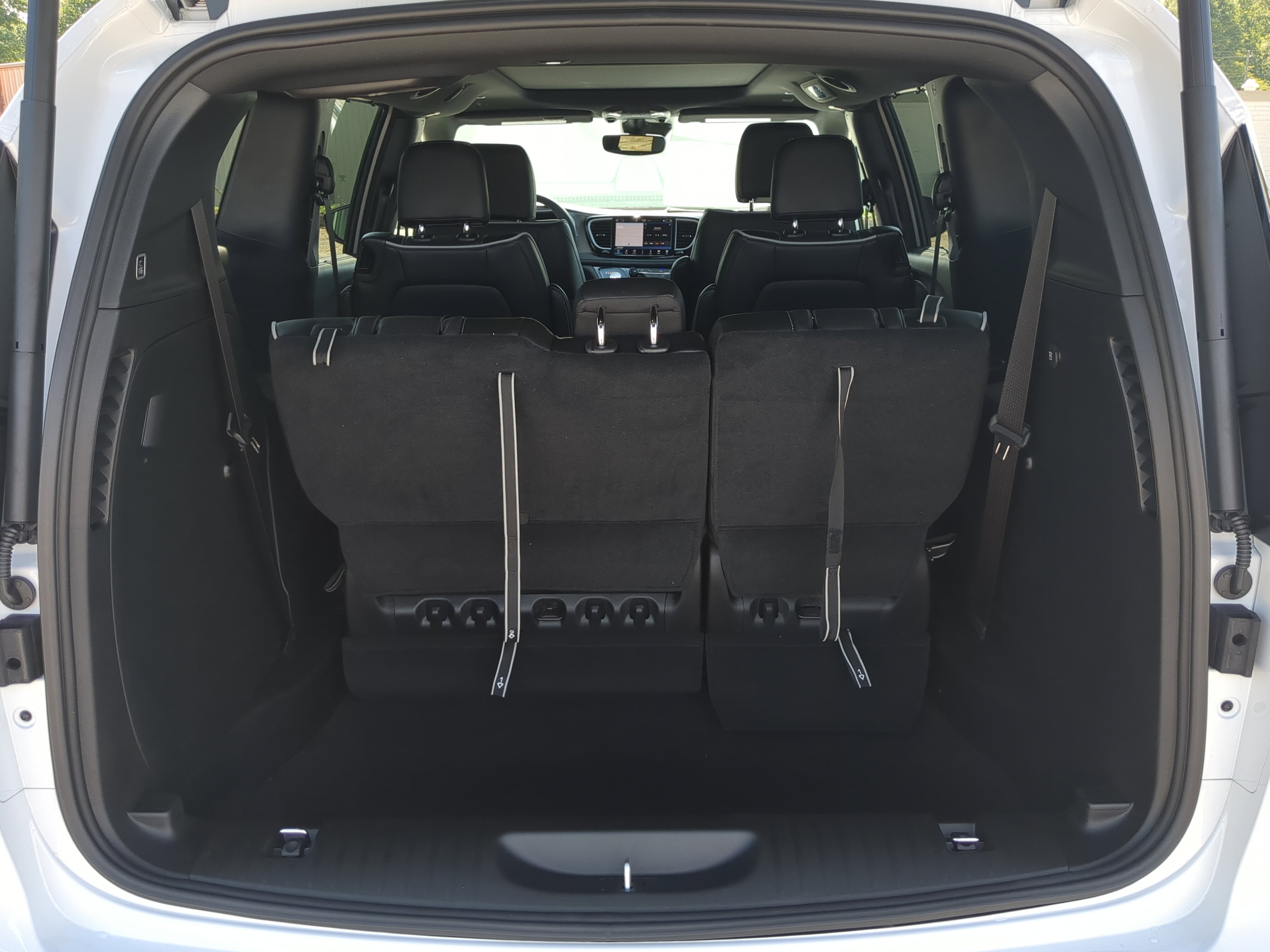 New 2027 Chrysler Pacifica Limited FWD image 11