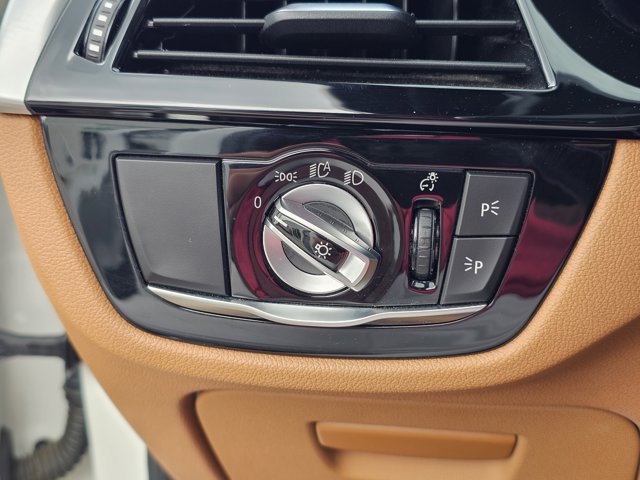 Used 2021 BMW 530i xDrive AWD/4WD image 19
