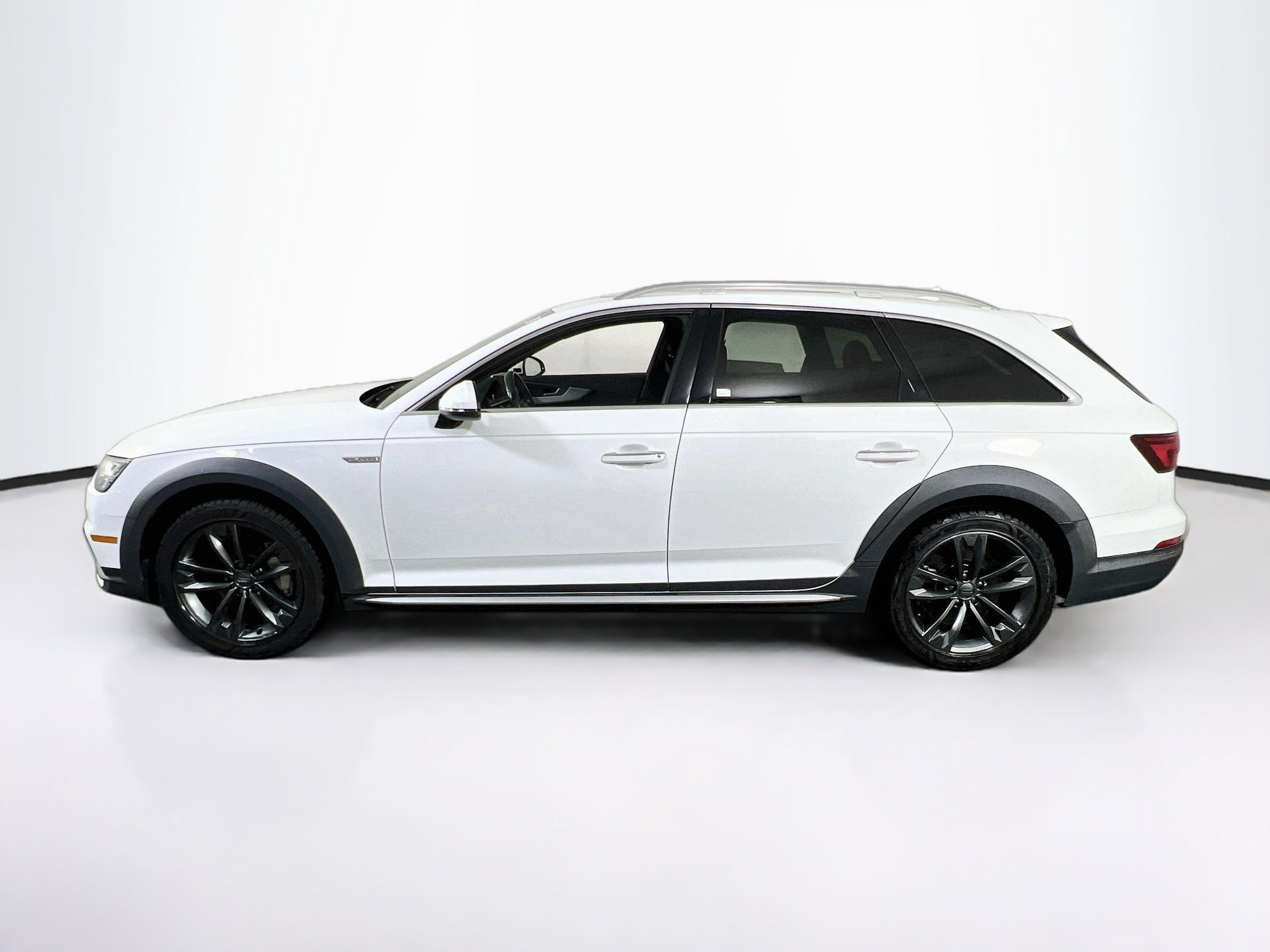 Used 2018 Audi A4 2.0T allroad Premium Plus AWD/4WD image 8