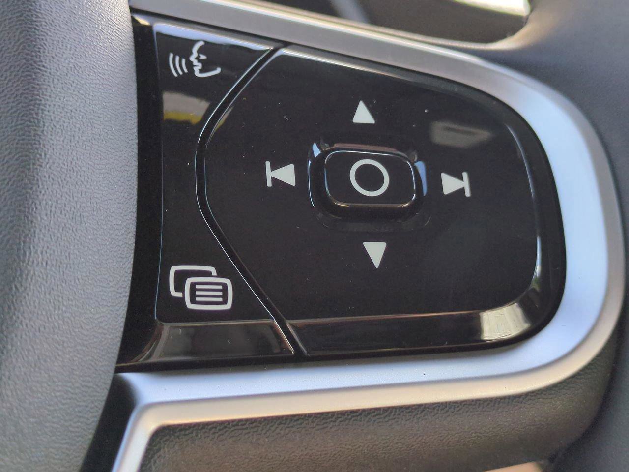 New 2026 Volvo XC90 T8 Plus w/ Protection Package Premier image 23