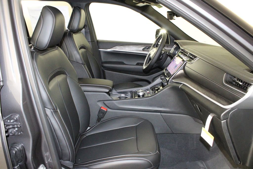 New 2025 Jeep Grand Cherokee Limited image 15