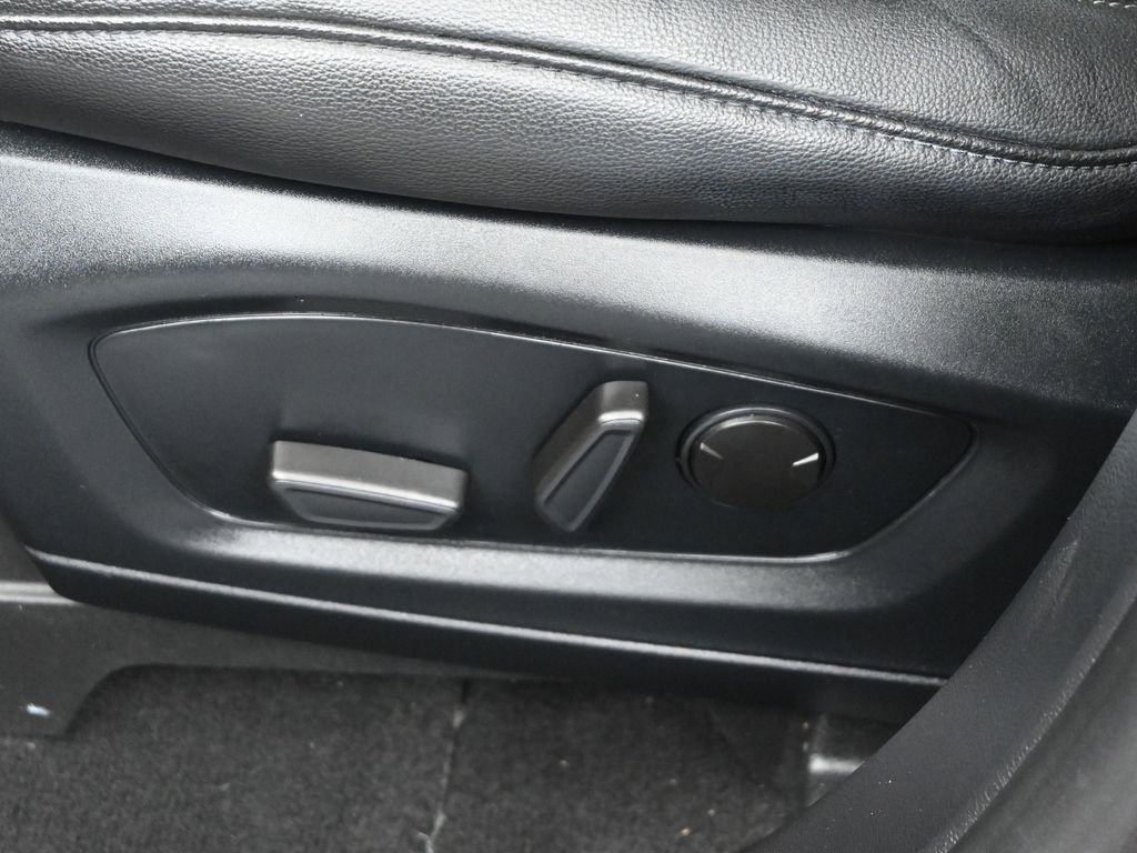 Certified 2020 Ford Explorer XLT w/ Equipment Group 202A image 12