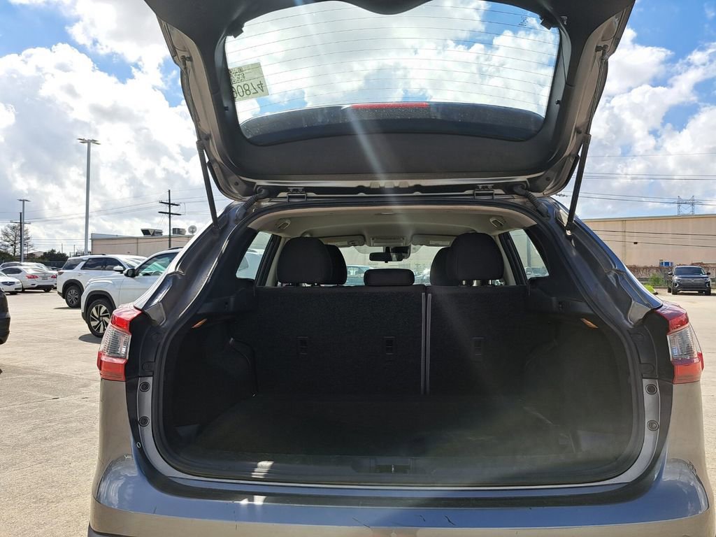 Used 2022 Nissan Rogue Sport S image 23