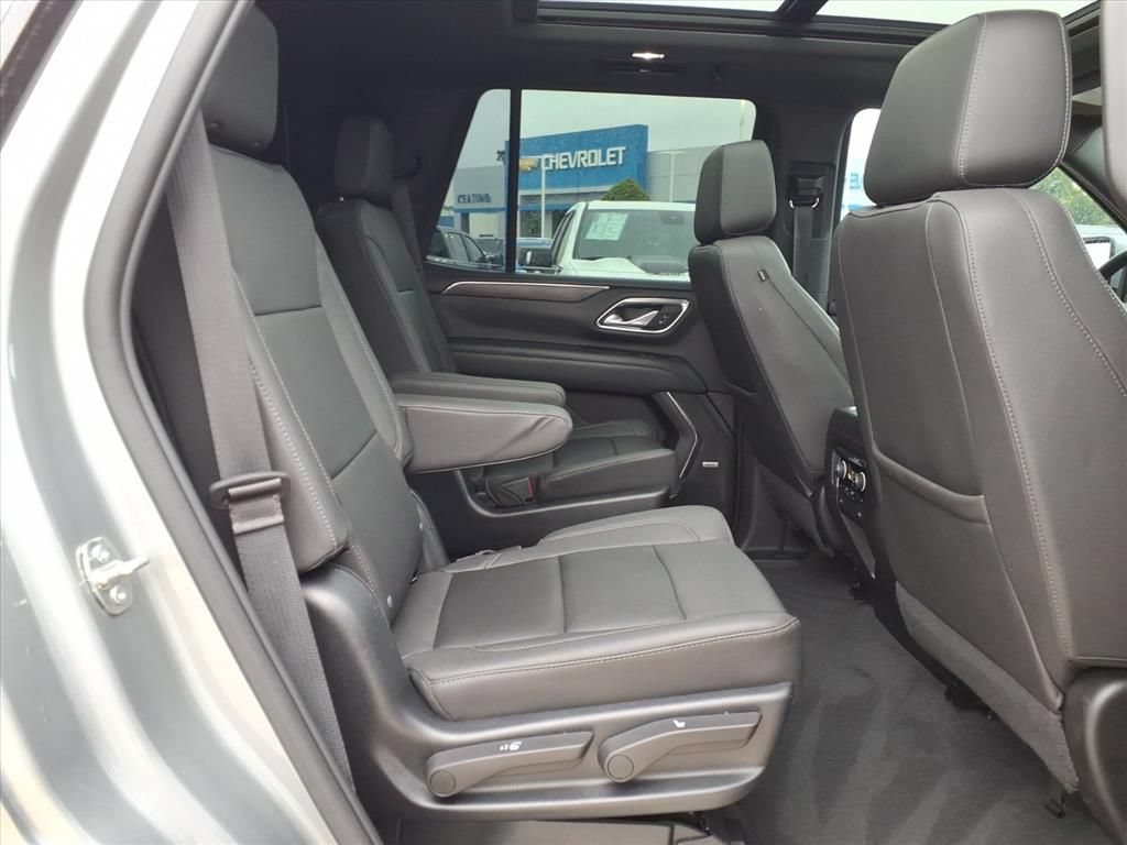 Used 2023 Chevrolet Tahoe LT w/ Luxury Package AWD/4WD image 15