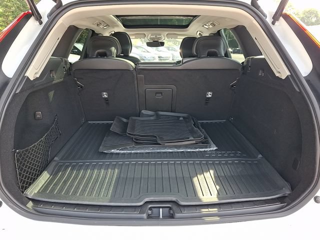 Certified 2024 Volvo XC60 T8 Core w/ Climate Package AWD/4WD image 28