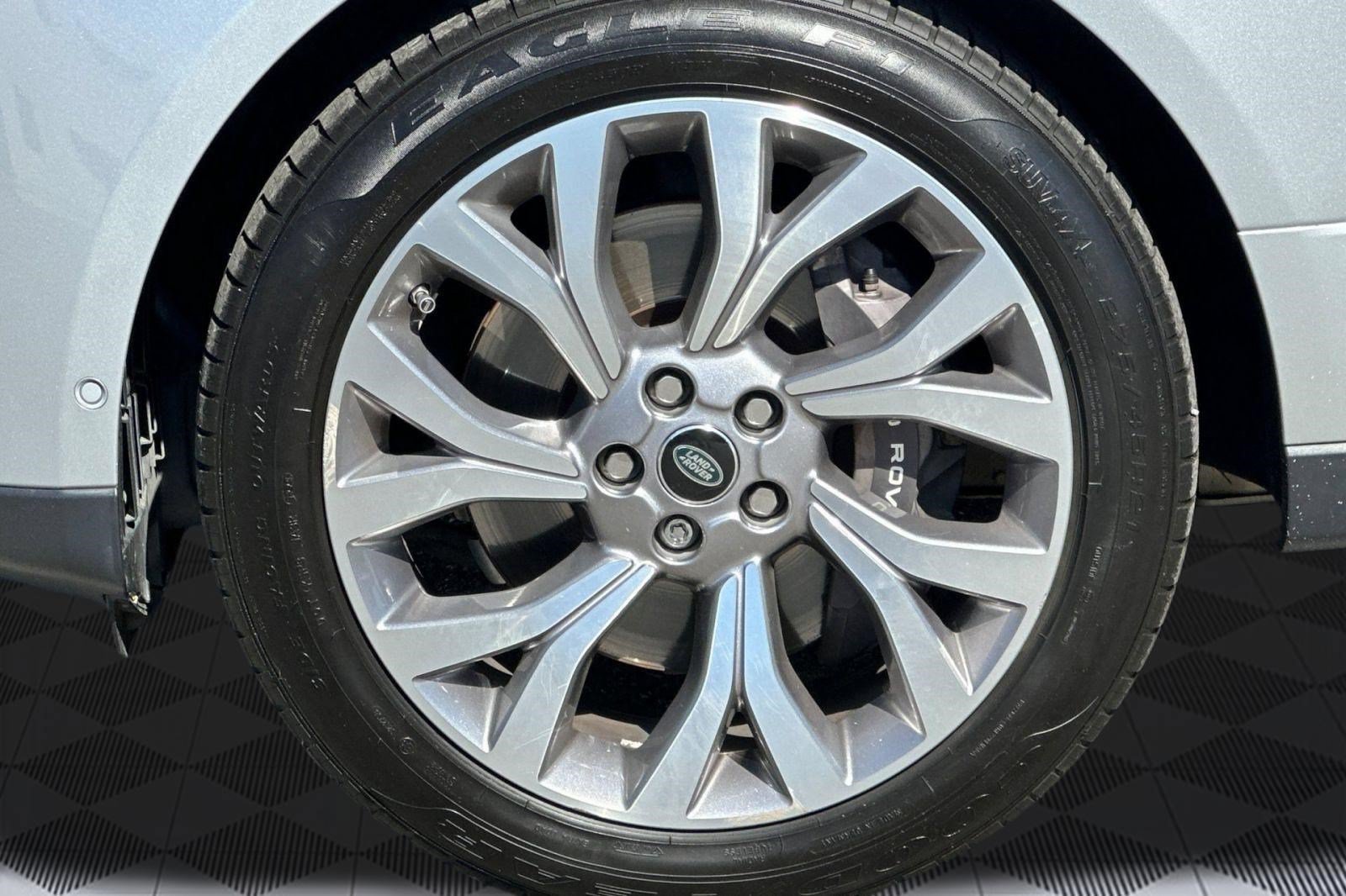 Used 2019 Land Rover Range Rover Supercharged AWD/4WD image 12