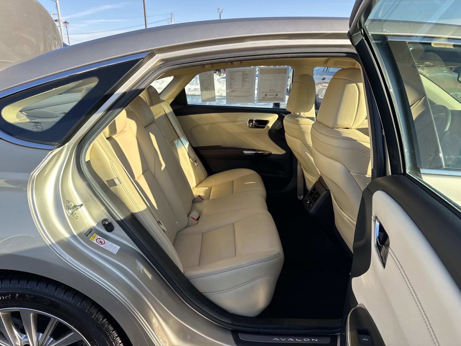 Used 2016 Toyota Avalon Limited w/ Toyota Safety Sense Package image 16