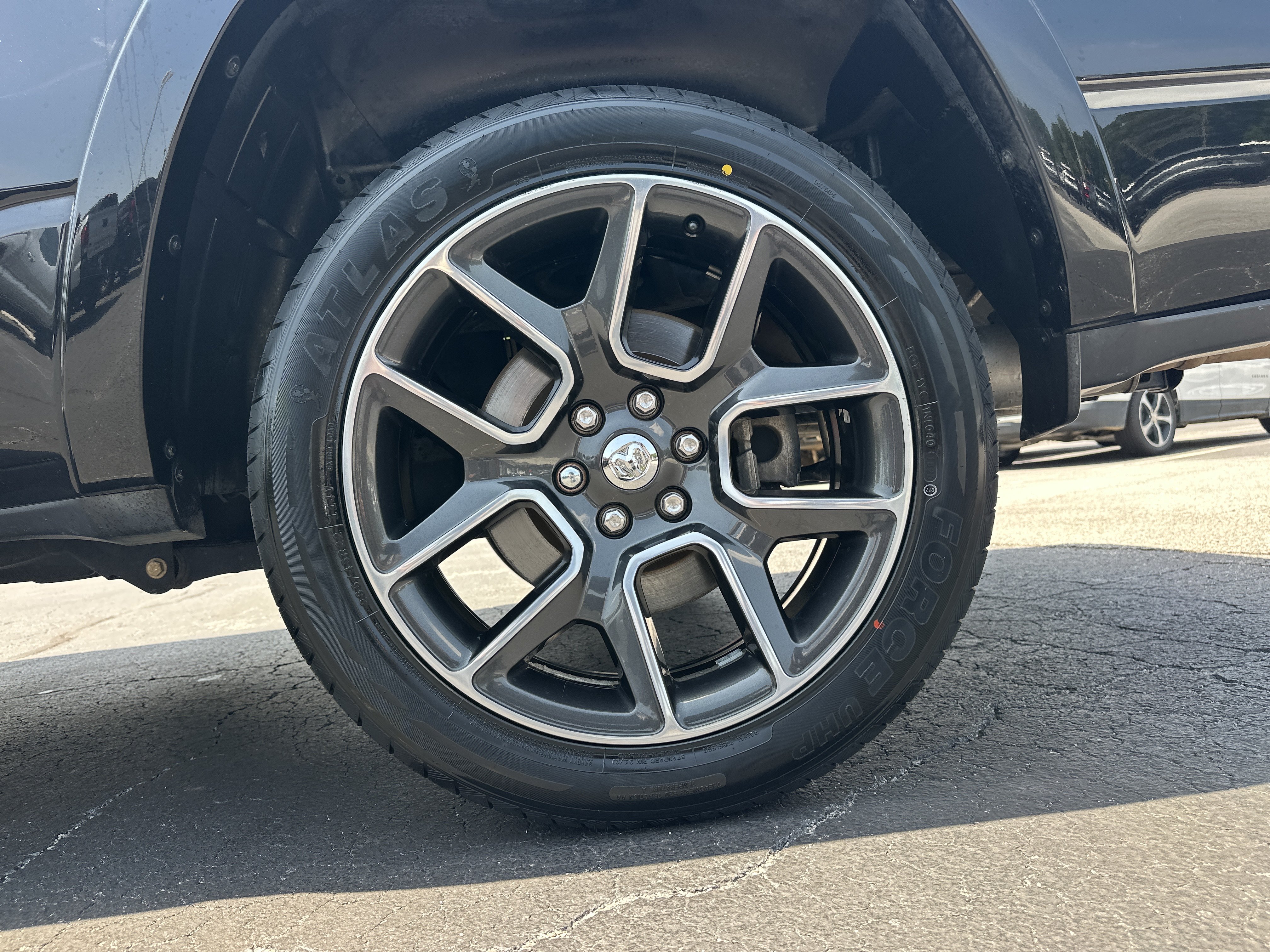 Used 2019 RAM 1500 Laramie RWD image 20