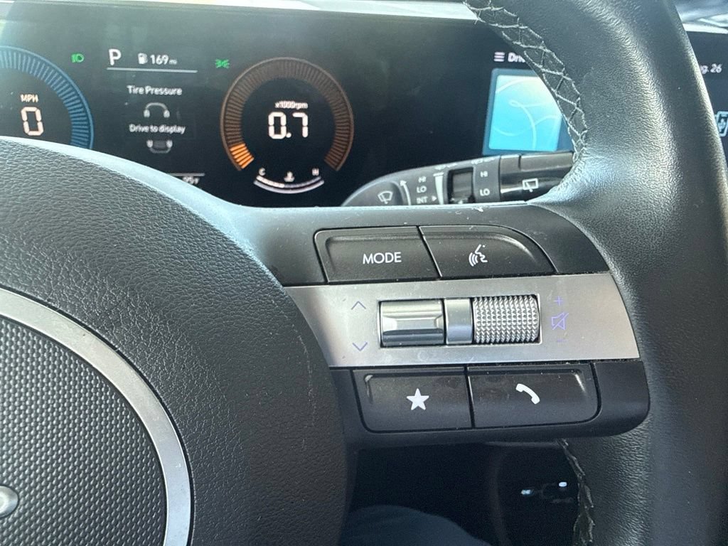 Used 2025 Hyundai Kona SEL FWD image 27