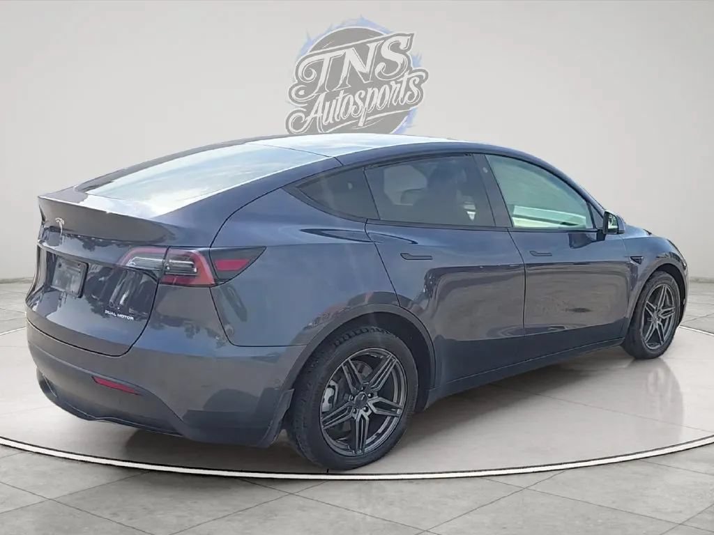Used 2021 Tesla Model Y Long Range AWD/4WD image 5