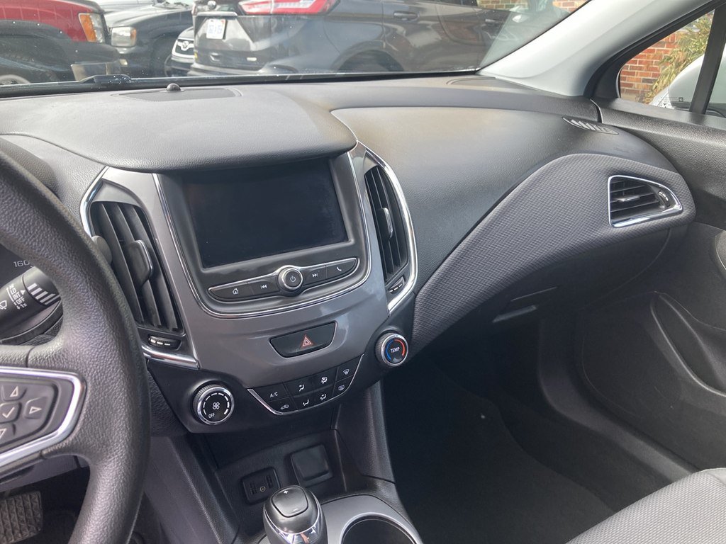 Used 2019 Chevrolet Cruze LS w/ LS Fleet Convenience Package FWD image 9