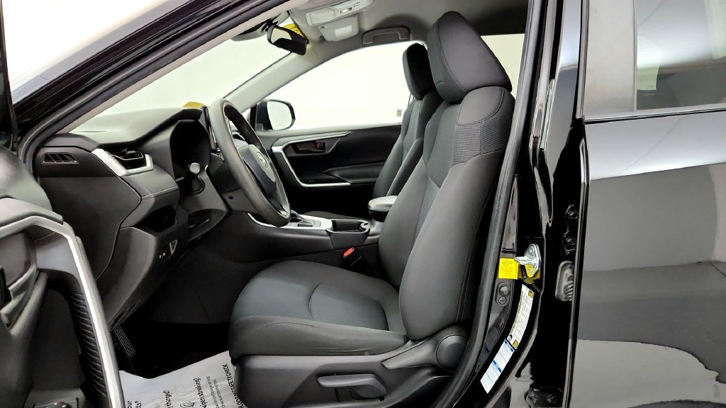 Certified 2021 Toyota RAV4 LE AWD/4WD image 25