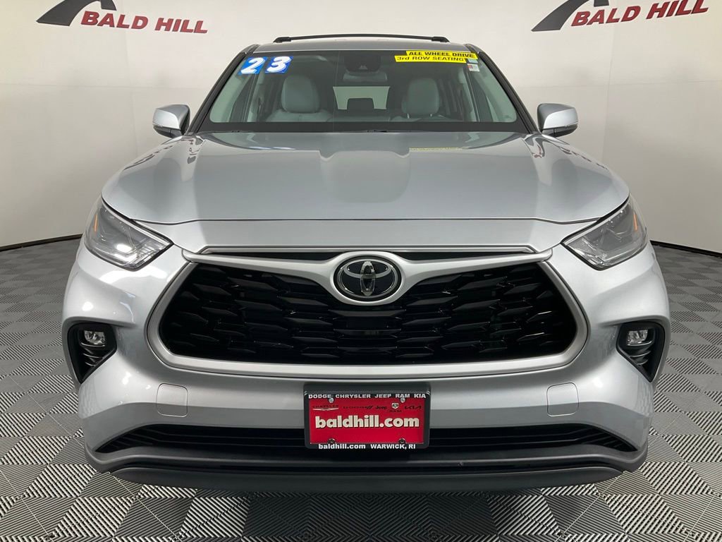 Used 2023 Toyota Highlander LE image 2
