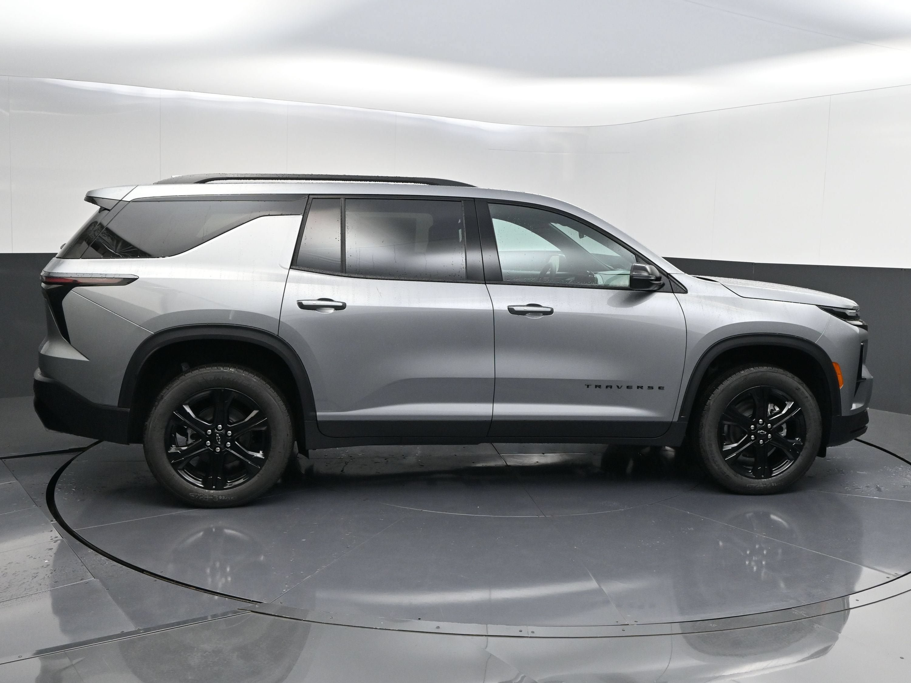 New 2027 Chevrolet Traverse LT w/ Midnight/Sport Edition AWD/4WD image 9