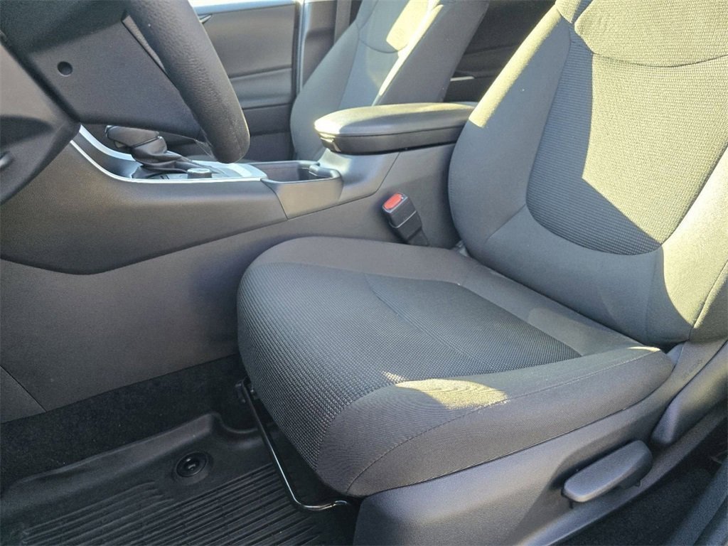 Used 2024 Toyota RAV4 LE image 20