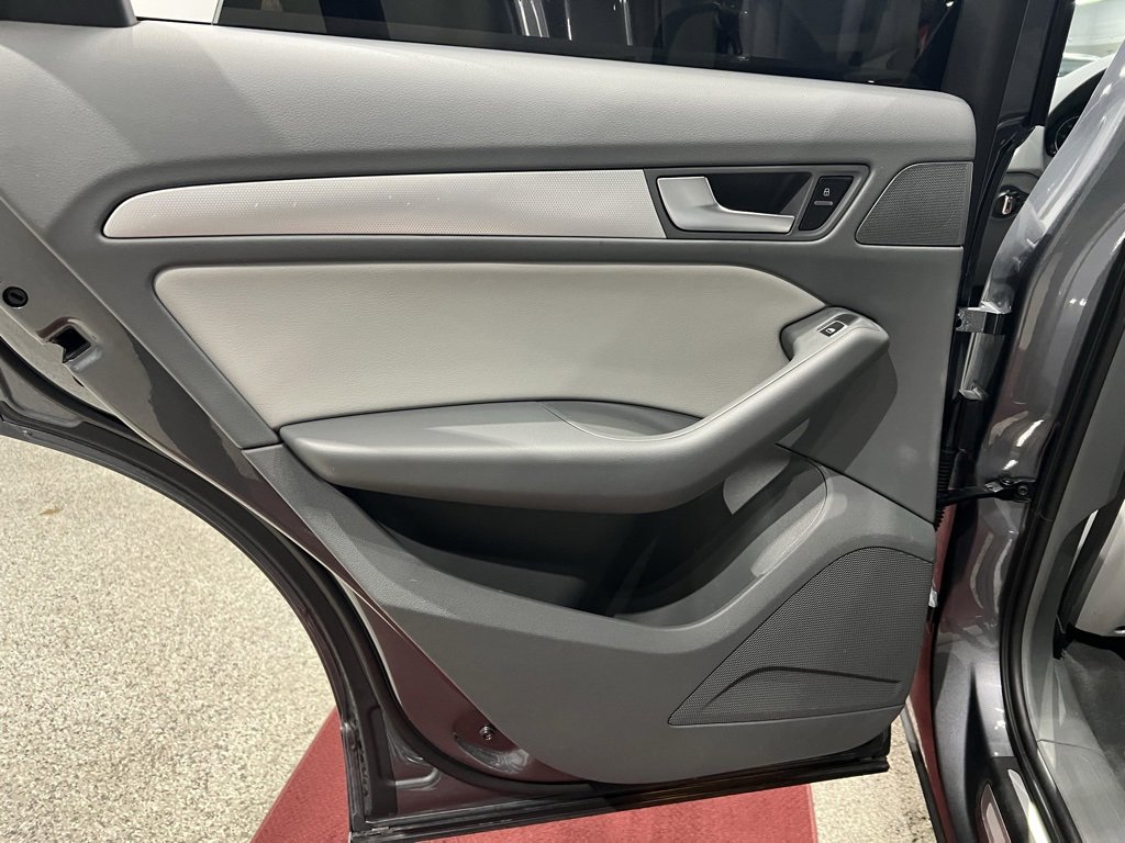 Used 2015 Audi Q5 2.0T Premium Plus w/ Technology Package image 23