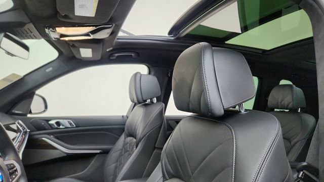 Used 2024 BMW X7 xDrive40i w/ M Sport Package image 37