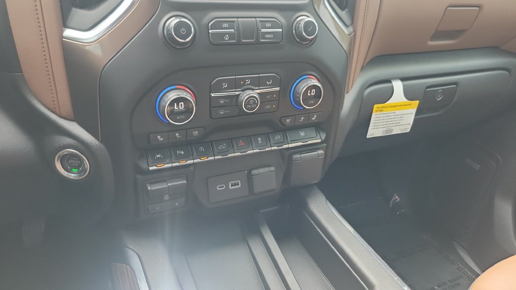Used 2020 Chevrolet Silverado 1500 High Country w/ Technology Package AWD/4WD image 15