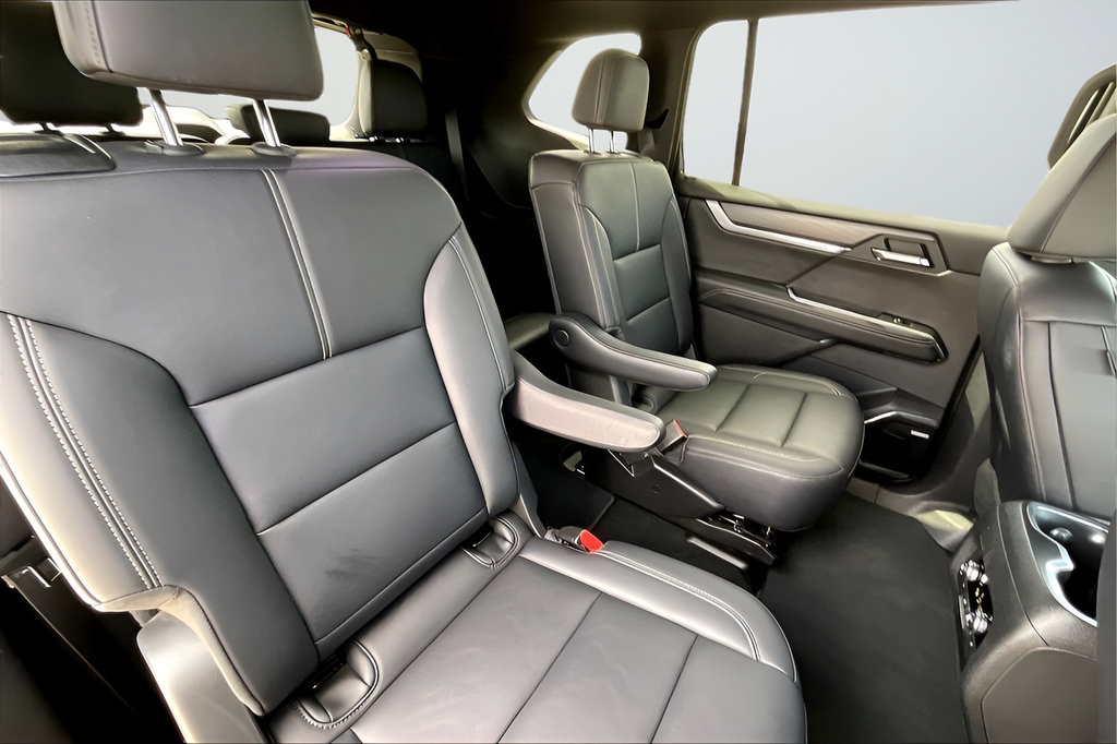 Used 2026 GMC Acadia Elevation w/ Elevation Premium Package FWD image 19
