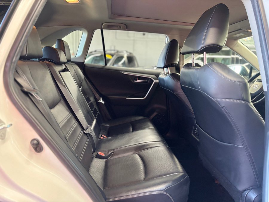Used 2019 Toyota RAV4 Limited w/ Advanced Technology Package AWD/4WD image 16