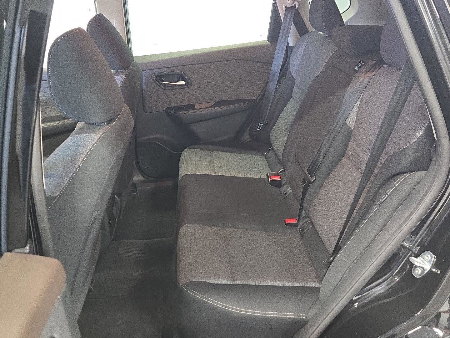 Used 2023 Nissan Rogue SV image 6