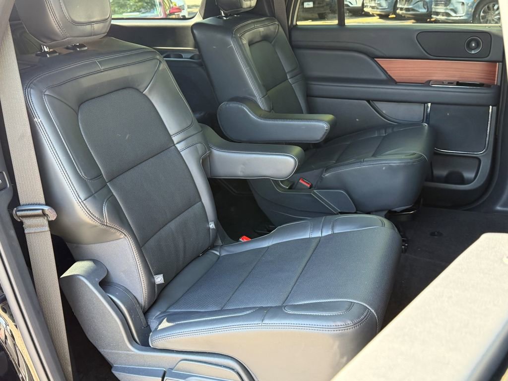 Certified 2024 Lincoln Navigator L Reserve AWD/4WD image 14