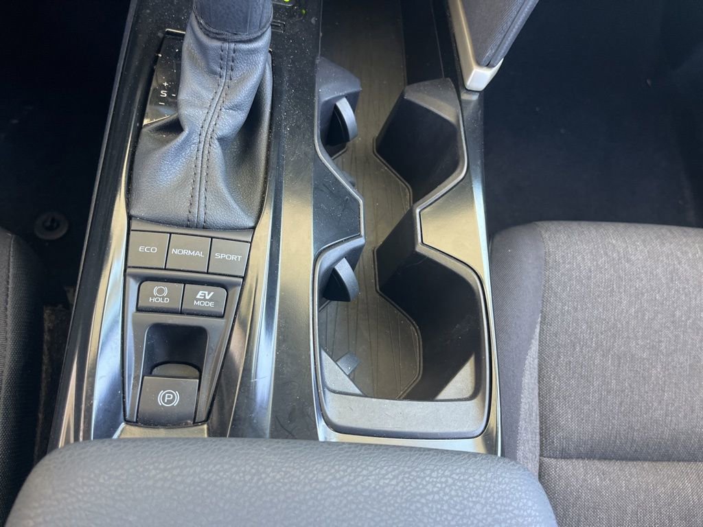 Used 2025 Toyota Camry LE image 18