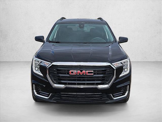 Used 2024 GMC Terrain SLE w/ Driver Convenience Package FWD image 2