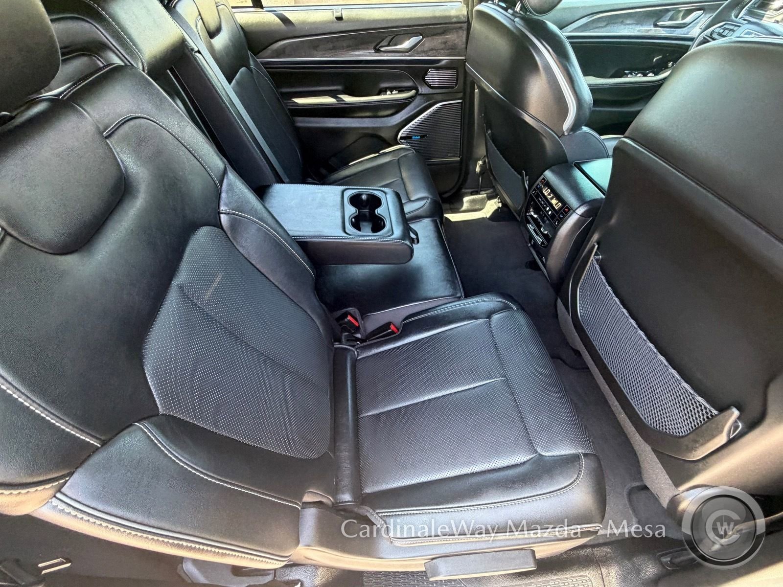 Used 2023 Jeep Grand Cherokee L Overland w/ Luxury Tech Group IV image 12