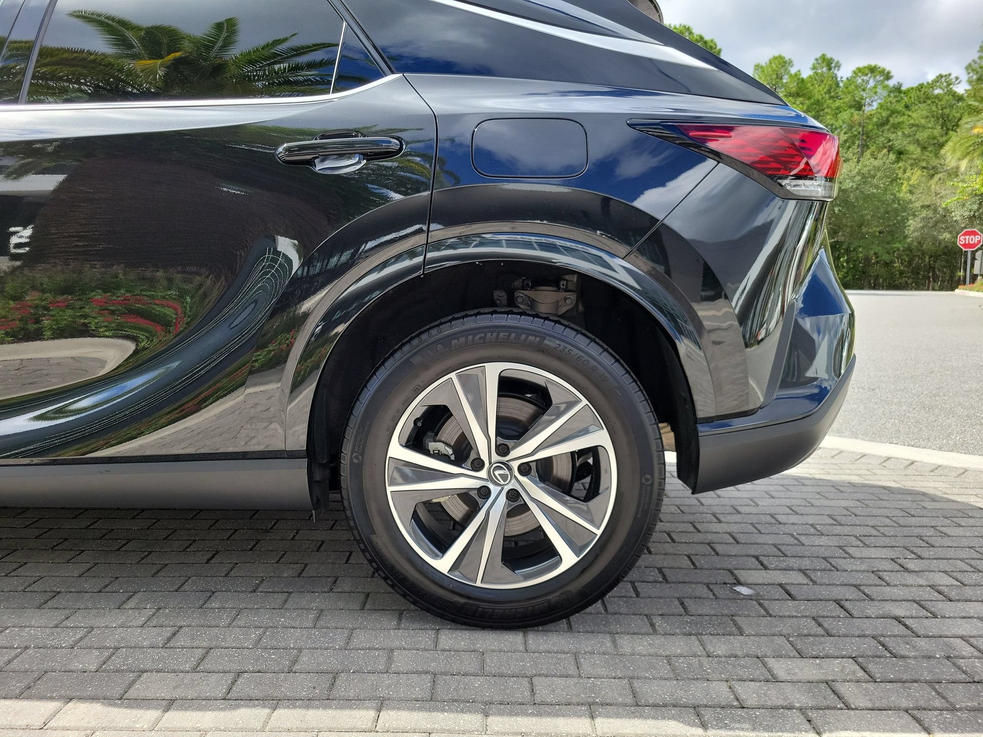 Used 2024 Lexus RX 350 FWD w/ Technology Package image 7