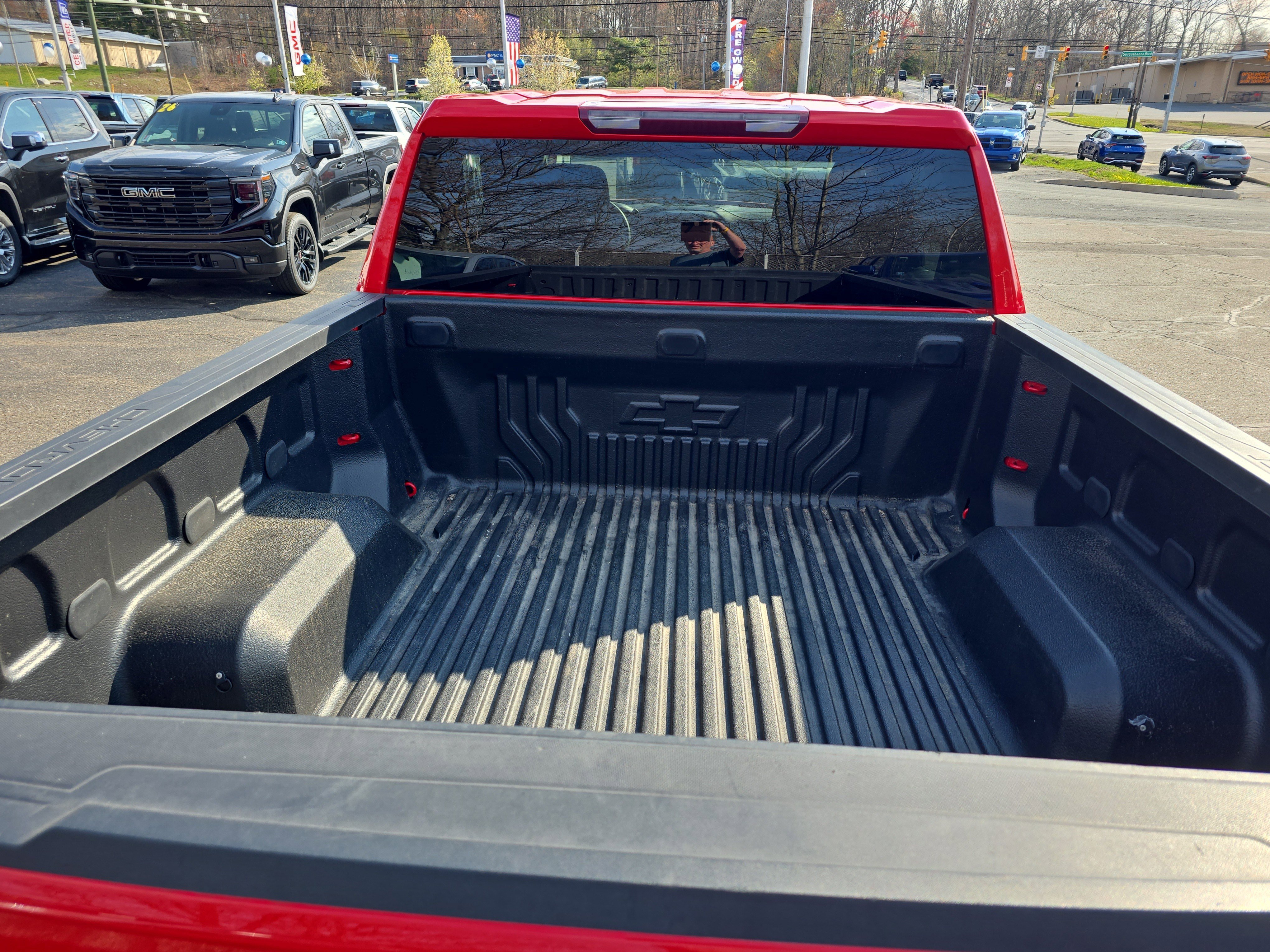 Used 2022 Chevrolet Silverado 1500 W/T w/ WT Value Package AWD/4WD image 5