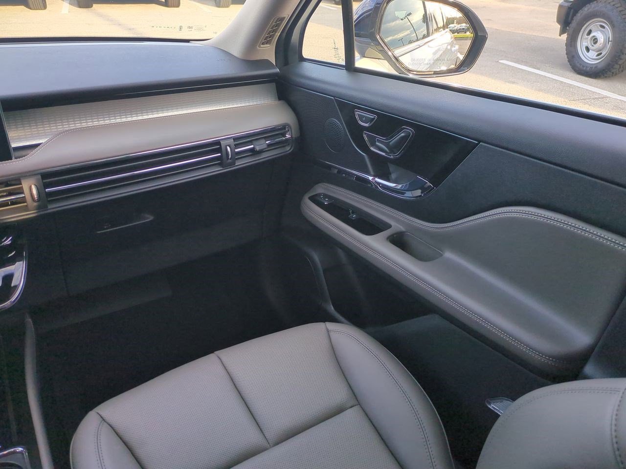 New 2026 Lincoln Corsair Premiere image 16