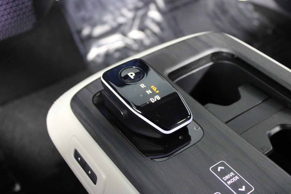 Used 2023 Nissan Ariya FWD image 17