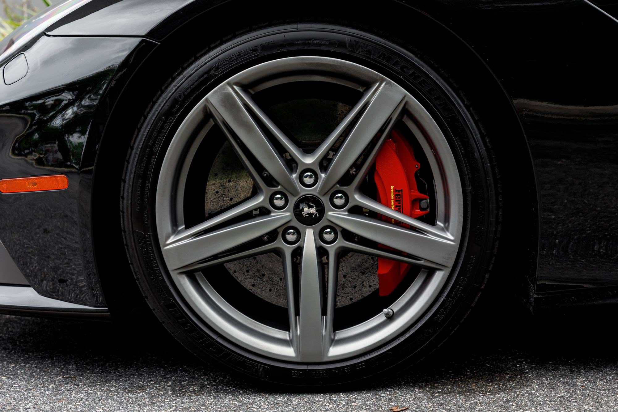 Used 2014 Ferrari F12 Berlinetta RWD image 16