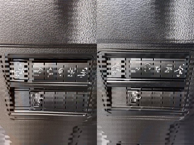 Used 2022 Toyota Tundra SR5 w/ SR5 Convenience Package image 26