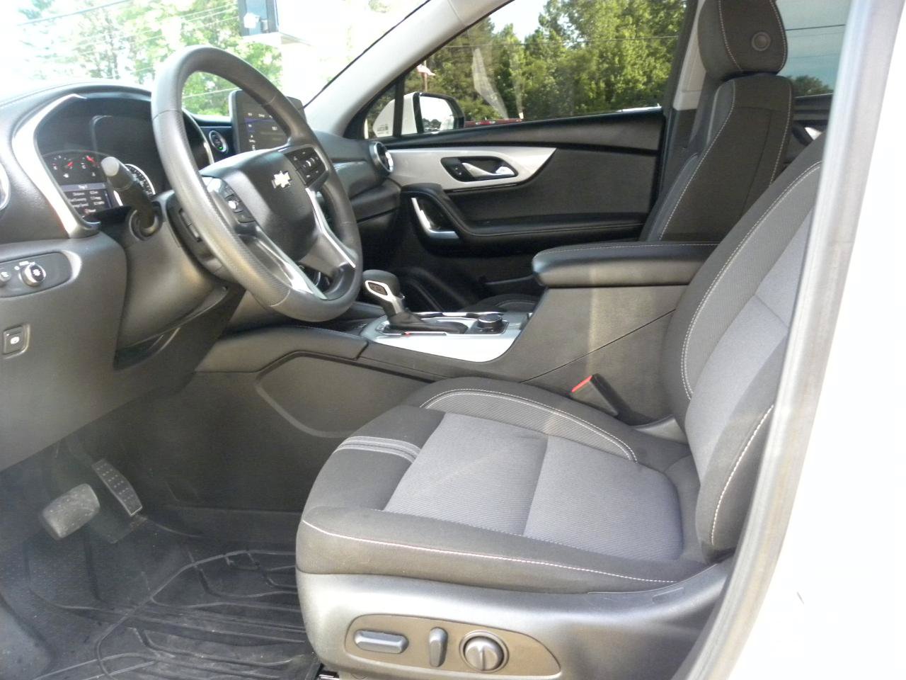 Used 2024 Chevrolet Blazer LT w/ Convenience Package FWD image 14