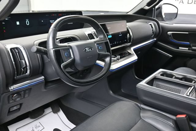 Used 2025 Ford Expedition Max Platinum w/ Stealth Appearance Package AWD/4WD image 14