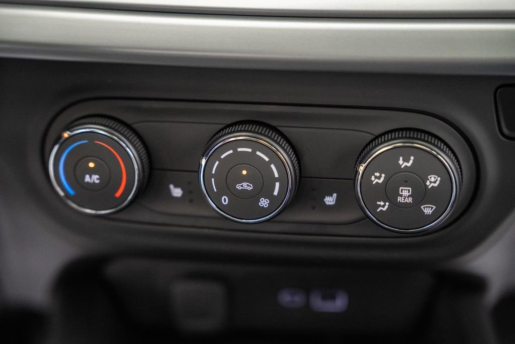 New 2026 Chevrolet Trax RS w/ Sunroof Package FWD image 24